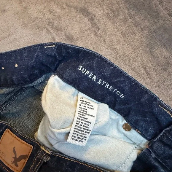 American Eagle Dark Wash Denim Cutoff Shorts Frayed Hem Womens size 8 28" - Picture 3 of 11